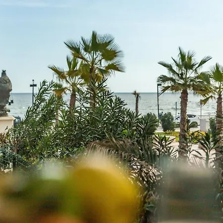 Executive With Balcony - High-end Paseo Maritimo דירה פואנגירולה