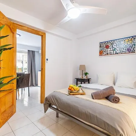 Executive With Balcony - High-end Paseo Maritimo דירה פואנגירולה