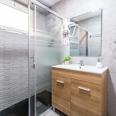 Executive With Balcony - High-end Paseo Maritimo * פואנגירולה